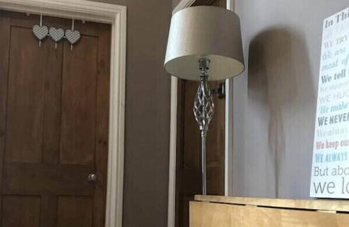Catford Apartamento | ✨ Fully private: spacious Victorian conversion garden studio with parking ✨