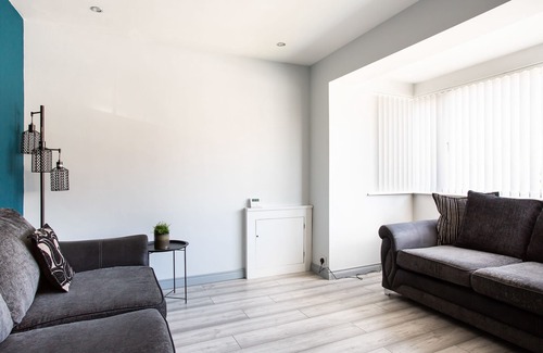 Belfast Casa | Fully Refurbished North Belfast Home 3