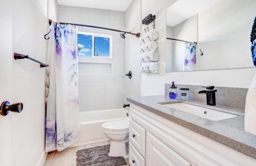 North Las Vegas Casa | Fully Remodeled, Landscaped, King Beds, Desk Space