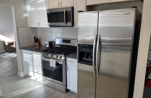 Southwestern Sacramento Casa | Fully remodeled spacious home