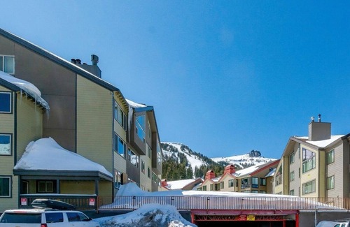 Kirkwood Condominio | Fully-remodeled stylish 2BR condo, steps to lifts