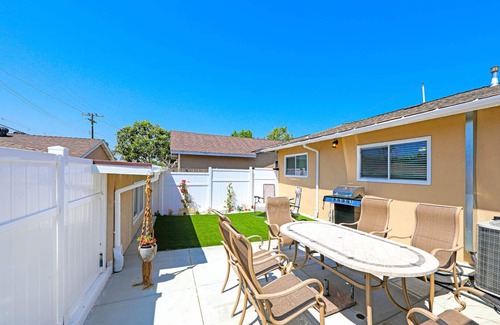 Huntington Beach Casa | Fully Remodeled, Cheerful 4 Bedroom Close to Beach!