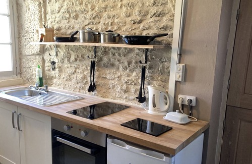 Vouille-les-Marais Casa | Fully renovated gite, in the heart of a small village..