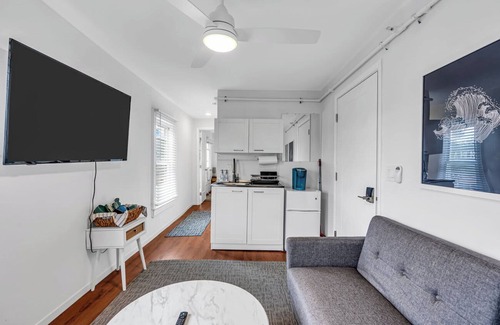 Ocean Grove Apartamento | Fully Renovated 1BR Ocean Grove Penthouse Suite #7
