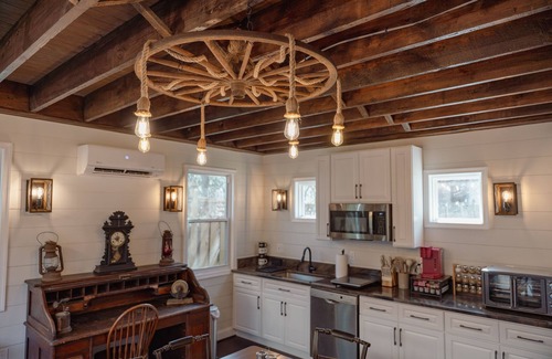 Cleveland Park Casa | Fully renovated 1800s Carriage House seamlessly blends history w/modern luxury.