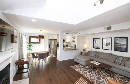 North Park Casa | Fully Renovated 3-Story Townhome - 93 Walk Score