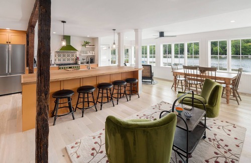 South Salem Casa | Fully renovated 4 bedroom lake front home