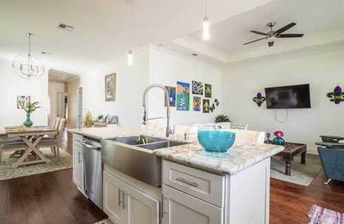 Gentilly Terrace Cabaña | Artistic House in New Orleans Close to French Quarters