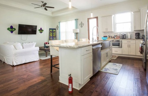 Gentilly Terrace Cabaña | Artistic House in New Orleans Close to French Quarters