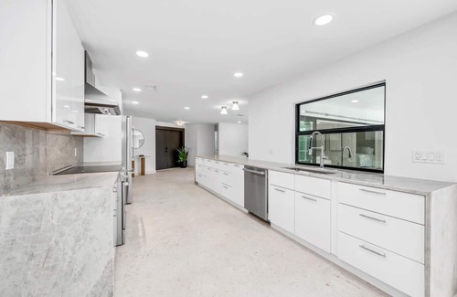 Park Shore Casa | Fully Renovated Luxury Home W/ Private Beach Access & Optional Golf Cart