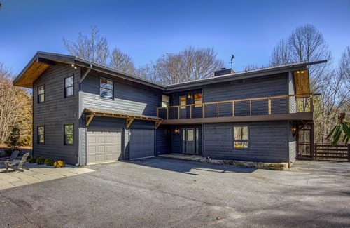 Highlands Hills Casa | Fully Renovated Modern Home, within 2 miles from downtown Highlands