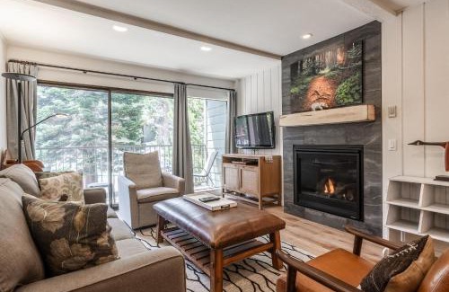 Mammoth Lakes Casa | Fully Renovated! St Anton #17 Ski in Ski Out 1 Bedroom 1 Bathroom Condo! Sleeps up to 4!