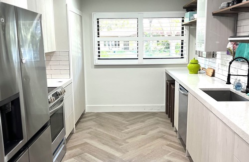 Lake Clarke Shores Casa | Fully renovated gem! Large Pool on a lush double lot