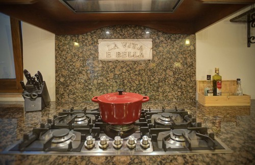 Orvieto Apartamento | Completamente restaurado Lg. Apto en un palacio del siglo XVI en el Centro Orvieto