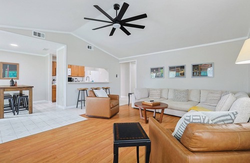 Garland Casa | Summer Stay w/ Games & Fenced Yard Near Parks