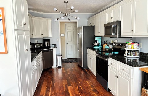 Aiken Casa | Fully-stocked waterfront getaway in Aiken. Pet-friendly!