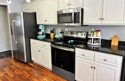 Aiken Casa | Fully-stocked waterfront getaway in Aiken. Pet-friendly!