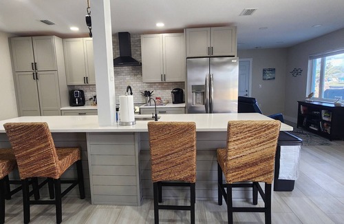 Port Charlotte Casa | 'Fully Updated and New' Waterfront Pool home with boat lift in paradise