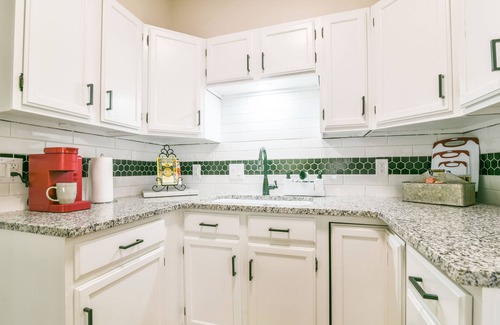 Wichita Cabaña | Fully Updated Bungalow Style - Close to Downtown
