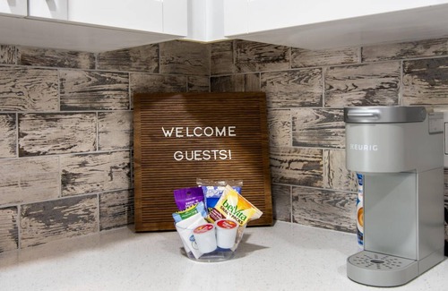 Clearwater Villa | Fully Updated! Dunedin/Clearwater Cottage!