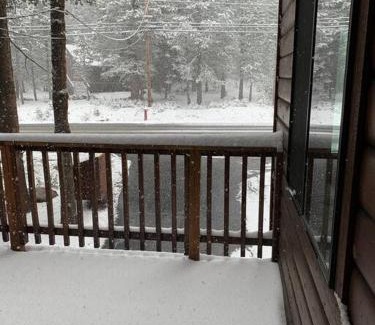 Truckee Casa | Fully updated Truckee cabin with plenty of beds