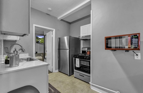 Allentown Apartamento | ⭐FUN 3D Wall, HANGING SWING. ALLENTOWN, NEAR EVERYTHING!⭐