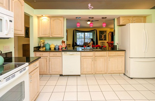 Willoughby Acres Casa | **FUN AND UNIQUE SINGLE FAMILY HOME W/ POOL**FULLY FURNISHED SEASONAL RENTAL**