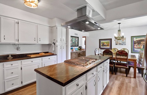Wheeler Otro | Fun at the Farm House - Charming 3-bedroom farmhouse in lovely Valparaiso