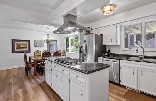 Wheeler Otro | Fun at the Farm House - Charming 3-bedroom farmhouse in lovely Valparaiso