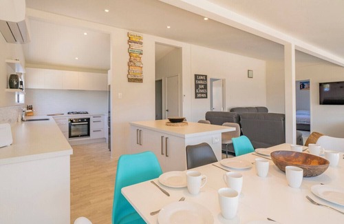 Whangamata Cabaña | Diversión en Whangamata - Whangamata Holiday Home