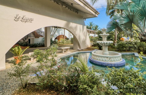 Damas Condominio | Fun & bright getaway with furnished balcony, pool, volleyball & tennis courts