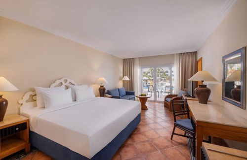 Sharm El Sheikh Complejo | Fun by the Sea | 3 Comfortable Rooms, All-Inclusive Stay with Pools & Kid’s Club
