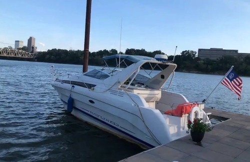 North Little Rock Alquiler De Eote | Fun cabin cruiser on the Arkansas River.