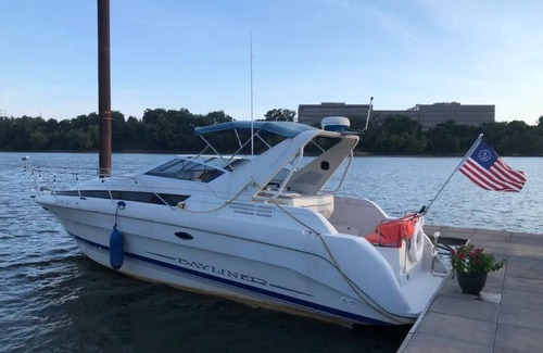 North Little Rock Alquiler De Eote | Fun cabin cruiser on the Arkansas River.