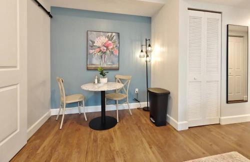 Downtown Jacksonville Apartamento | Fun Cozy Apts - 1 25 Mile Walk to TIAA Bnk Fld