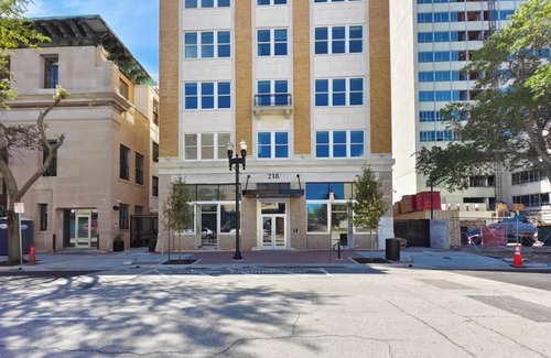 Downtown Jacksonville Apartamento | Fun Cozy Studio Apts - 1 Mile to TIAA Bnk Fld!