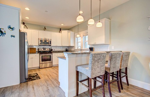 Bermuda Bay Casa | Fun Family Getaway | Pool, Playground & Beach Close
