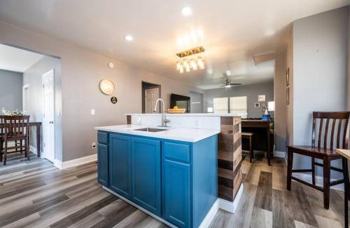 Near Eastside Casa | Fun for Everyone w Hot Tub BBQ Patio