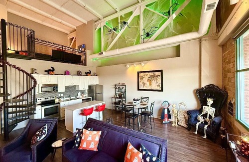 Sandusky Condominio | Downtown Sleeps 8 Pool Hot Tub Cedar Point Sports Force Kalahari!