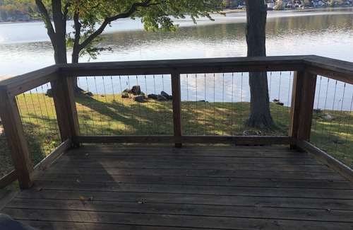 Middlefield Cabaña | Fun Lake Front Cottage!