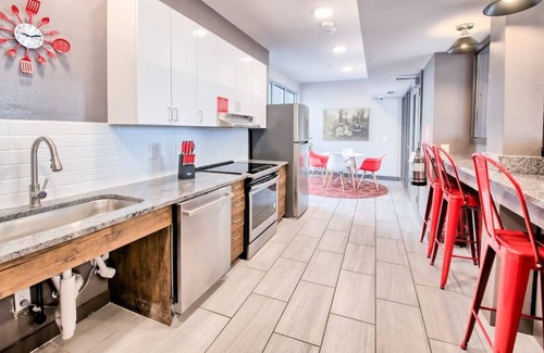 Old North Columbus Apartamento | 🔷Fun Micro-Unit w/ Garage Parking Near High St. | Jacuzzi, Fitness Gym, WiFi, +