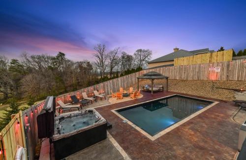 Boyds Creek Casa | Fun N Sun - Ultimate Backyard Pool And Game Room