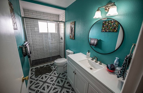 Rancho Oakey Casa | *FUN* POOL* GRILL*GREAT LOCATION*PRIVATE*FAMILY
