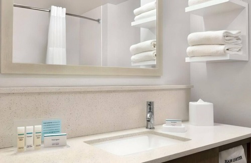 Suwanee Casa | Fun & Relaxing Retreat w/ Your Friends Awaits!