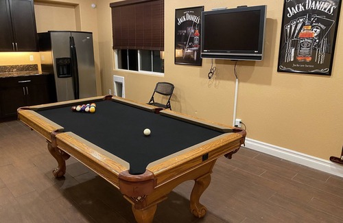 Henderson Casa | Fun, Resort Style, Comfortable Hideaway with Pool and Hot tub.