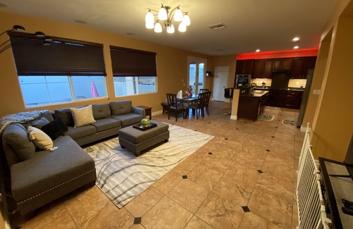 Henderson Casa | Fun, Resort Style, Comfortable Hideaway with Pool and Hot tub.