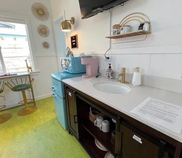 Solvang Apartamento | Fun Retro Space Steps From Windmill