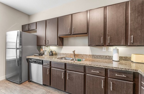 South Congress Apartamento | Fun Soco 1BR King Suite w Gympickleballlaundry