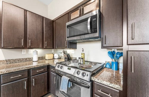 South Congress Apartamento | Fun Soco 1BR King Suite w Gympickleballlaundry