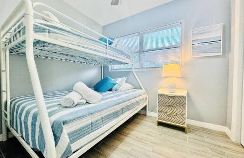 Crystal Lake Casa | Fun Stay Near Seufsc Pool Table Parking